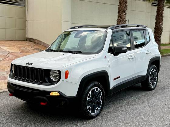 JEEP RENEGADE 2.0 16V TURBO DIESEL TRAILHAWK 4P 4X4 AUTOMÁTICO